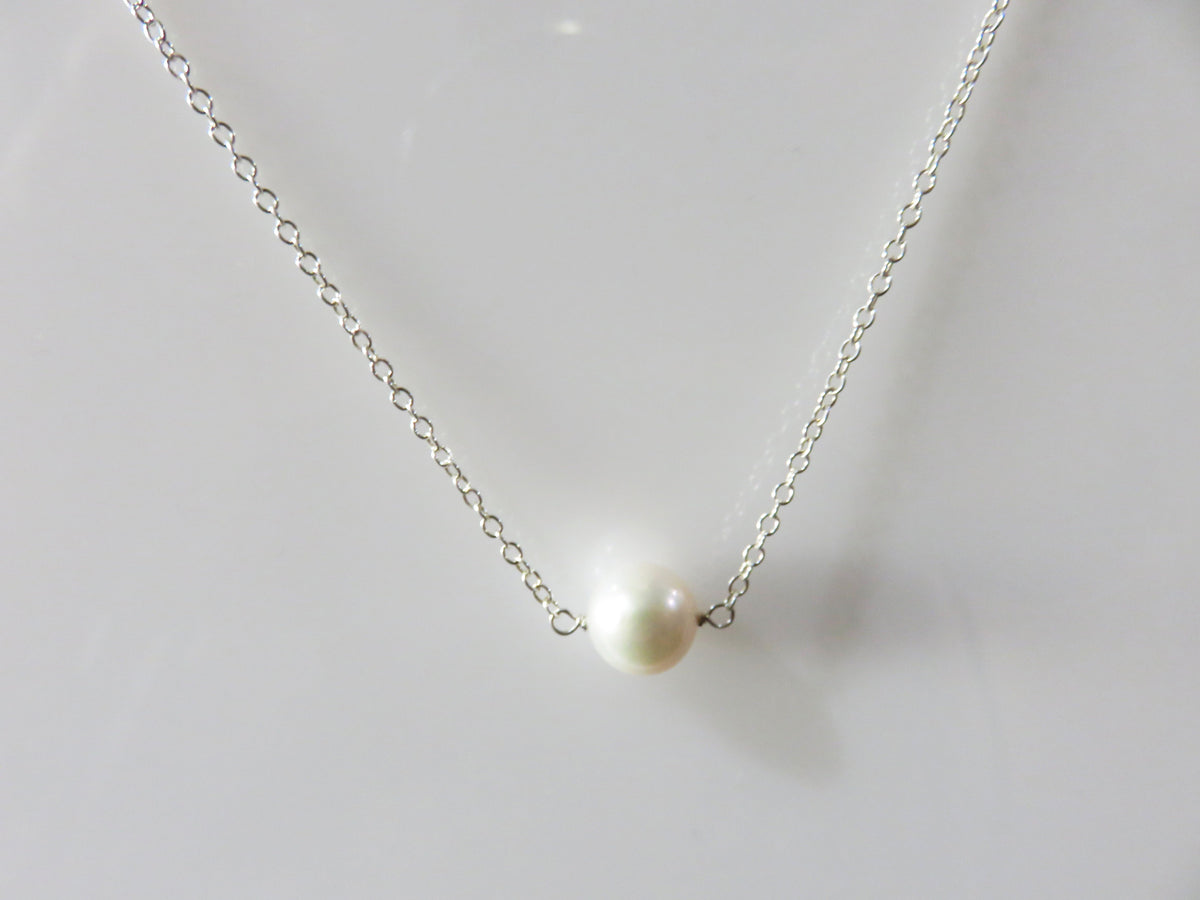 Lotus White Pearl Necklace Silver